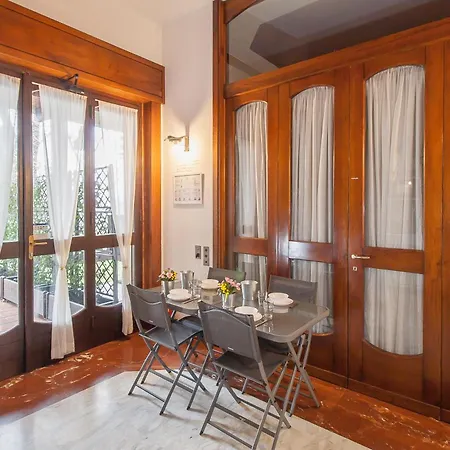 Paradis Bed & Breakfast 4*